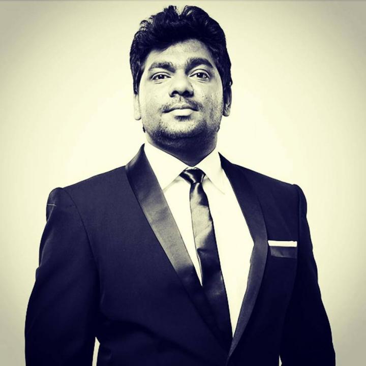 Zakir Khan (Stand-Up Comedian) Wiki, Age, Height, Weight ...