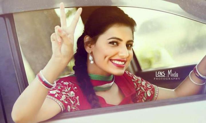Ginni Kapoor Wiki, Biography, Age, Height, Weight, Contact