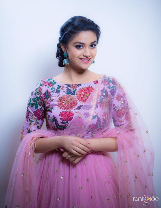 Keerthi Suresh (Keerthy) Wiki, Age, Height, Family, Movies ...