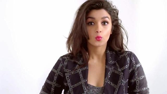 Alia Bhatt Wiki, Age, Height, Mom, Mother, Instagram & Net Worth