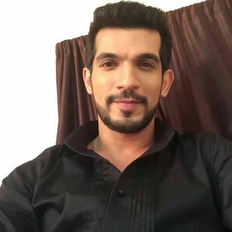 Arjun Bijlani Wiki, Age, Height, Weight, Wife, and Son