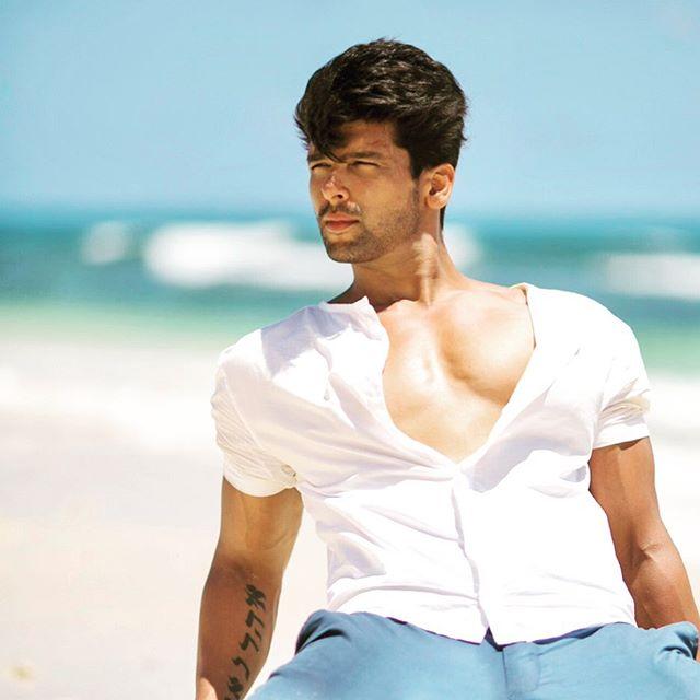 Kushal Tandon Wiki, Age, Height, Weight, Wife, Family