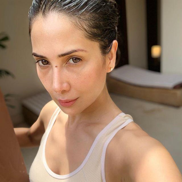Kim Sharma Wiki, Age, Height, Weight, Parents, Mother, Family 5
