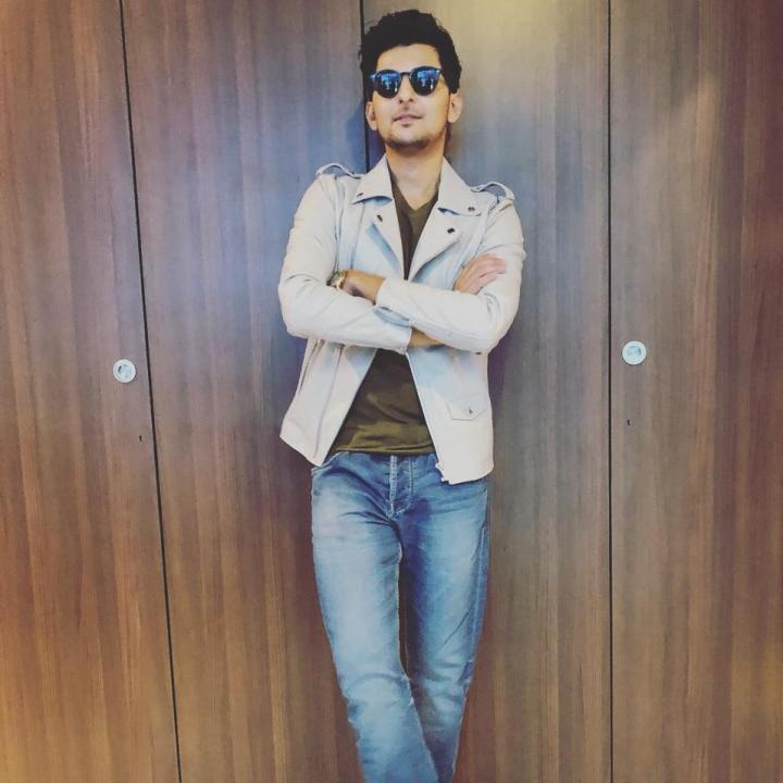 Darshan Raval Wiki, Biography, Age, Family, Wife, Phone Number