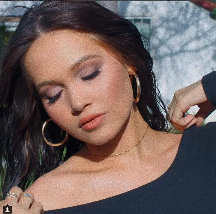 Kelli Berglund Wiki, Biography, Height, Weight, Age, Family 1