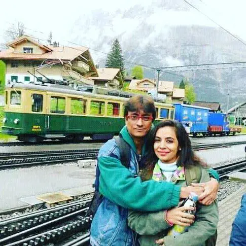 Amit Bhatt With His Wife