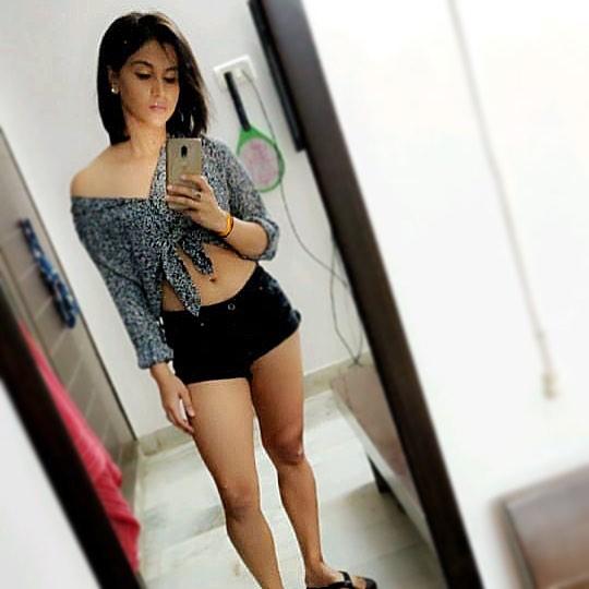 Aanchal Khurana biography