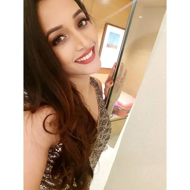 Srinidhi Shetty Wiki, Biography, Age, Height, Family, Salary & Images 5