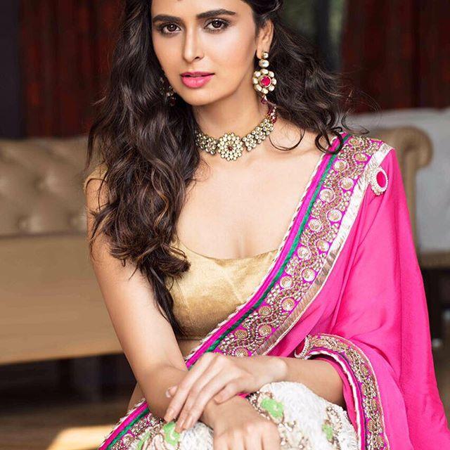 Meenakshi Dixit 