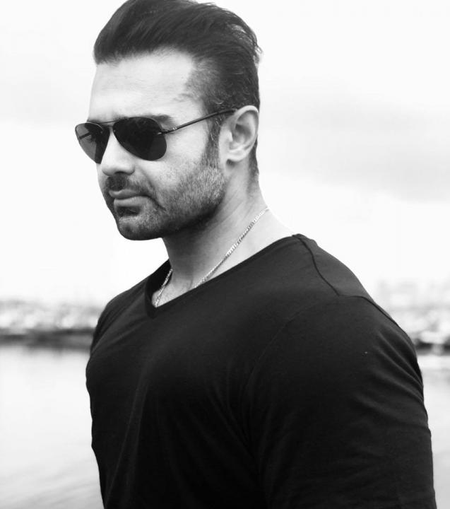 Mahaakshay Chakraborty 