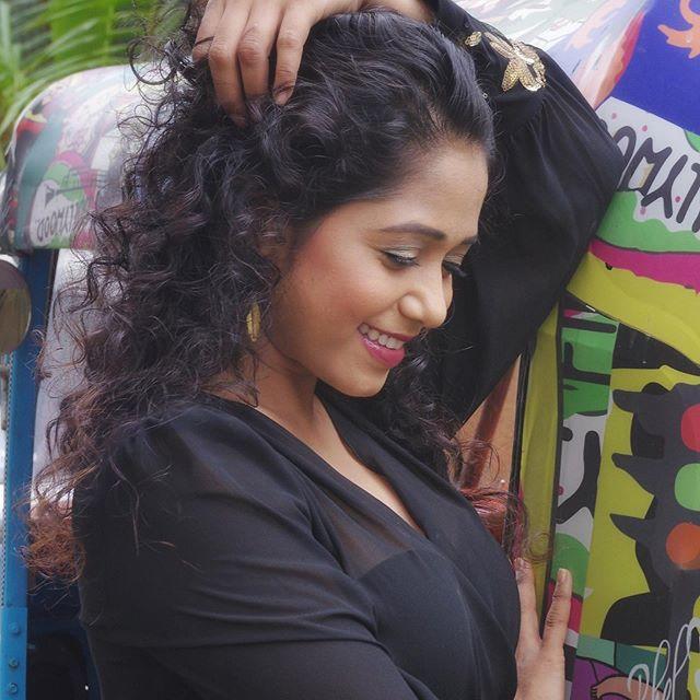 Yashashri Masurakar bio