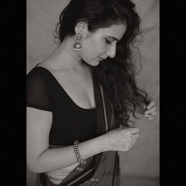 Fatima Sana Shaikh Wiki, Biography, Age, Height, Husband, Parents & Salary 3