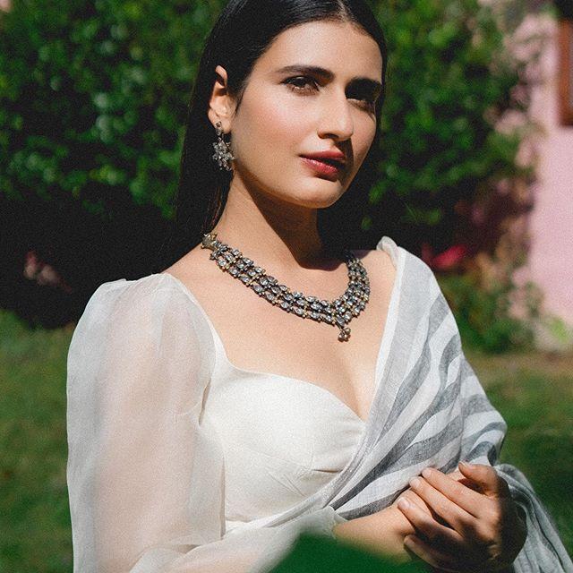 Fatima Sana Shaikh Wiki, Biography, Age, Height, Husband, Parents & Salary 4