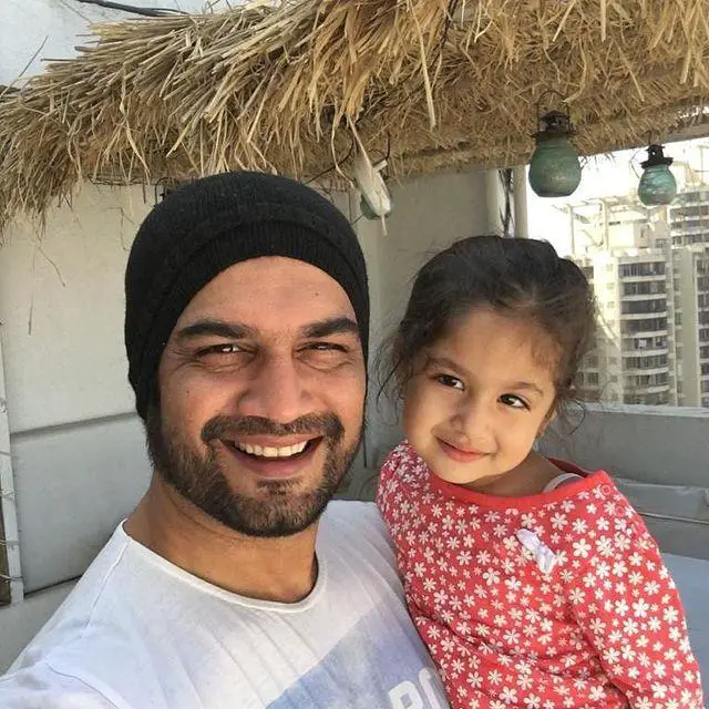 Sharad Kelkar With his daughter