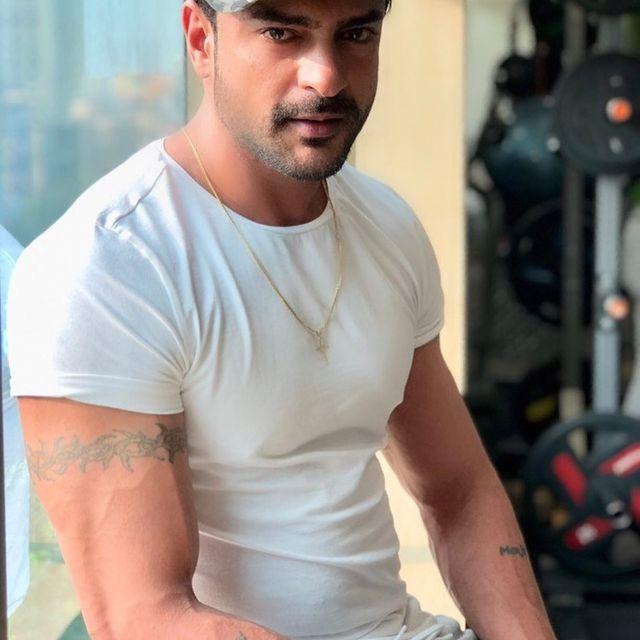 Ashish Kapoor Wiki, Biography, Age, Height, Family, Wife & Net Worth