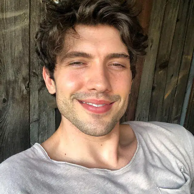 Carter Jenkins Biography, Age, Height, Weight, Wife & Net Worth 4