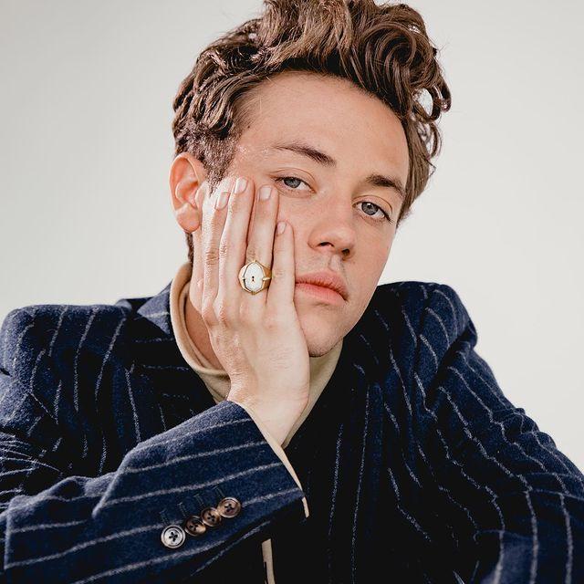 Ethan Cutkosky Biography, Age, Height, Family, Husband & Net Worth 2