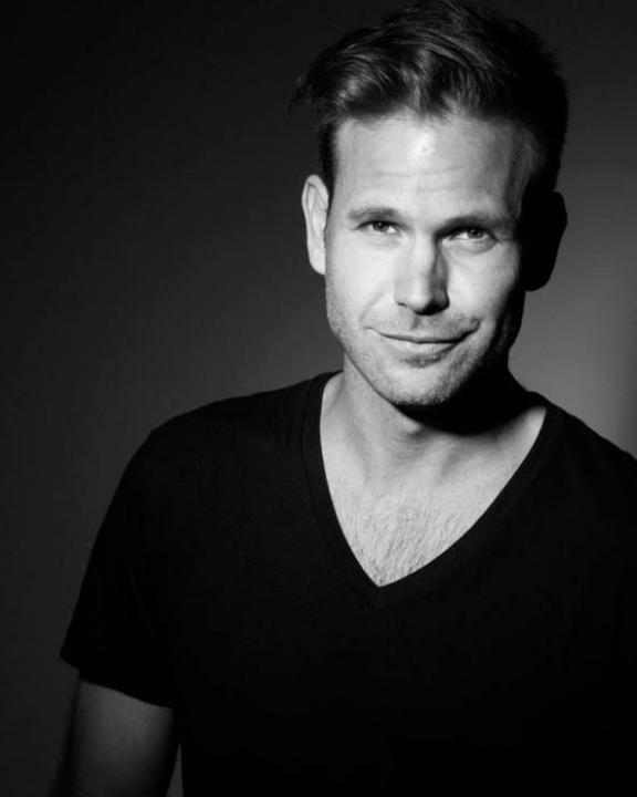 Matthew Davis Biography, Age, Height, Family, & Net Worth 1