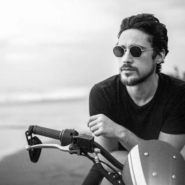 Peter Gadiot Wiki, Biography, Age, Height, Wife, & Net Worth 4