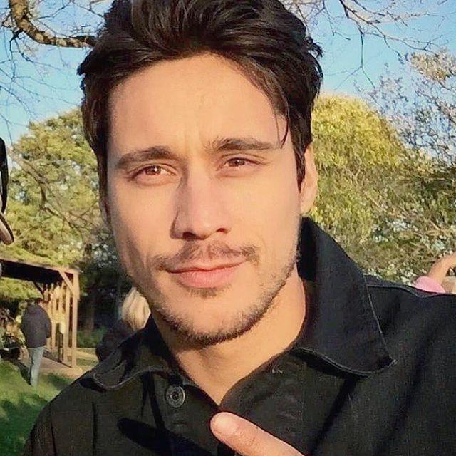 Peter Gadiot Wiki, Biography, Age, Height, Wife, & Net Worth 3