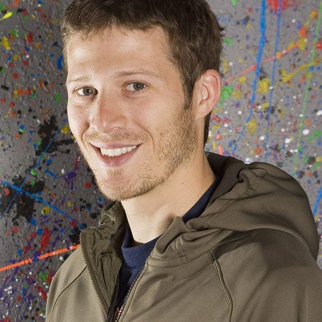 Zach Gilford Biography, Age, Height, Family, Wife & Net Worth 1