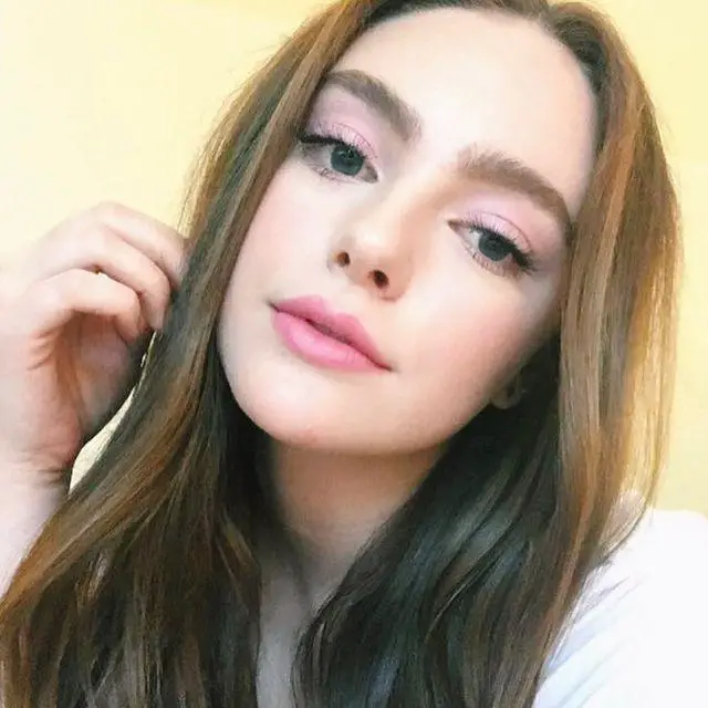 Danielle Rose Russell Biography, Age, Height, Family & Net Worth 1