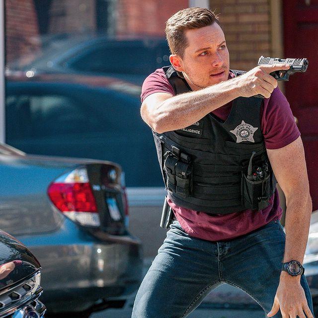 Jesse Lee Soffer Biography, Age, Height, Family, Wife & Net Worth 3