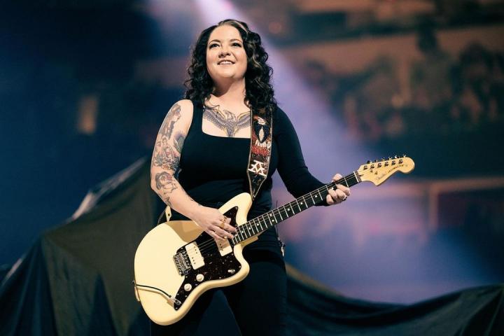 Ashley McBryde Biography, Age, Height, Family, Boyfriend & Net Worth ...