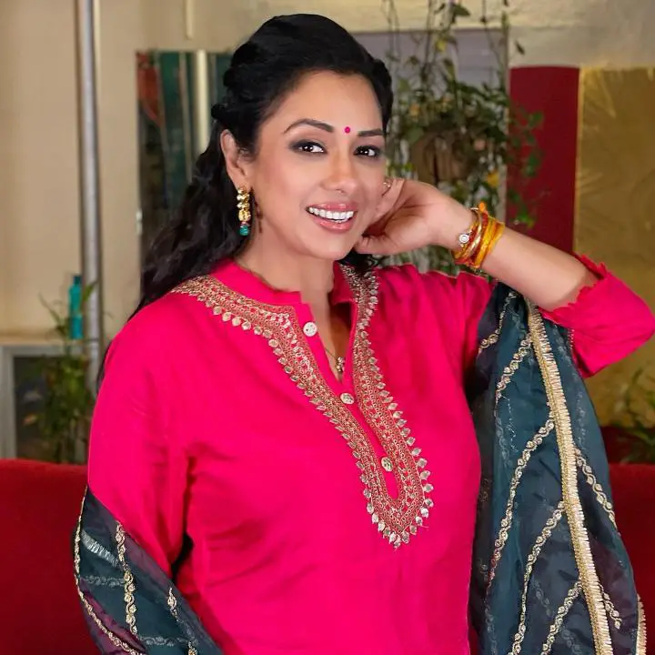 Rupali Ganguly Wiki, Biography, Age, Height, Family, & Net Worth 1